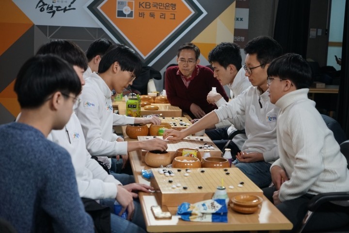[KB바둑리그 8라운드 결산] 수려한합천, 한국물가정보 양강 구축